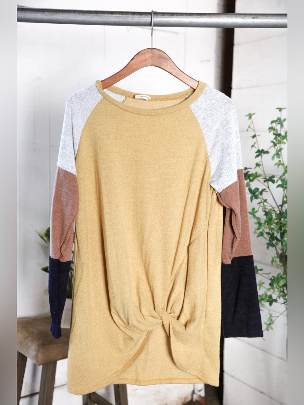 094 Beeson River Color Block Knot Front Long Sleeve Top